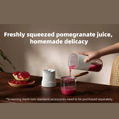 FreshBlend™ Mini Portable Juicer